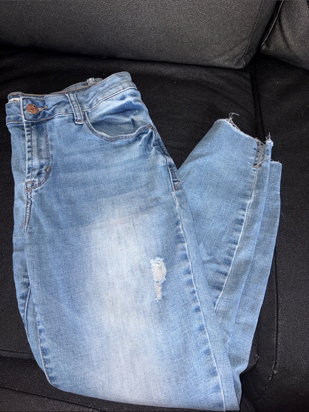 Kensie Distressed Jeans
